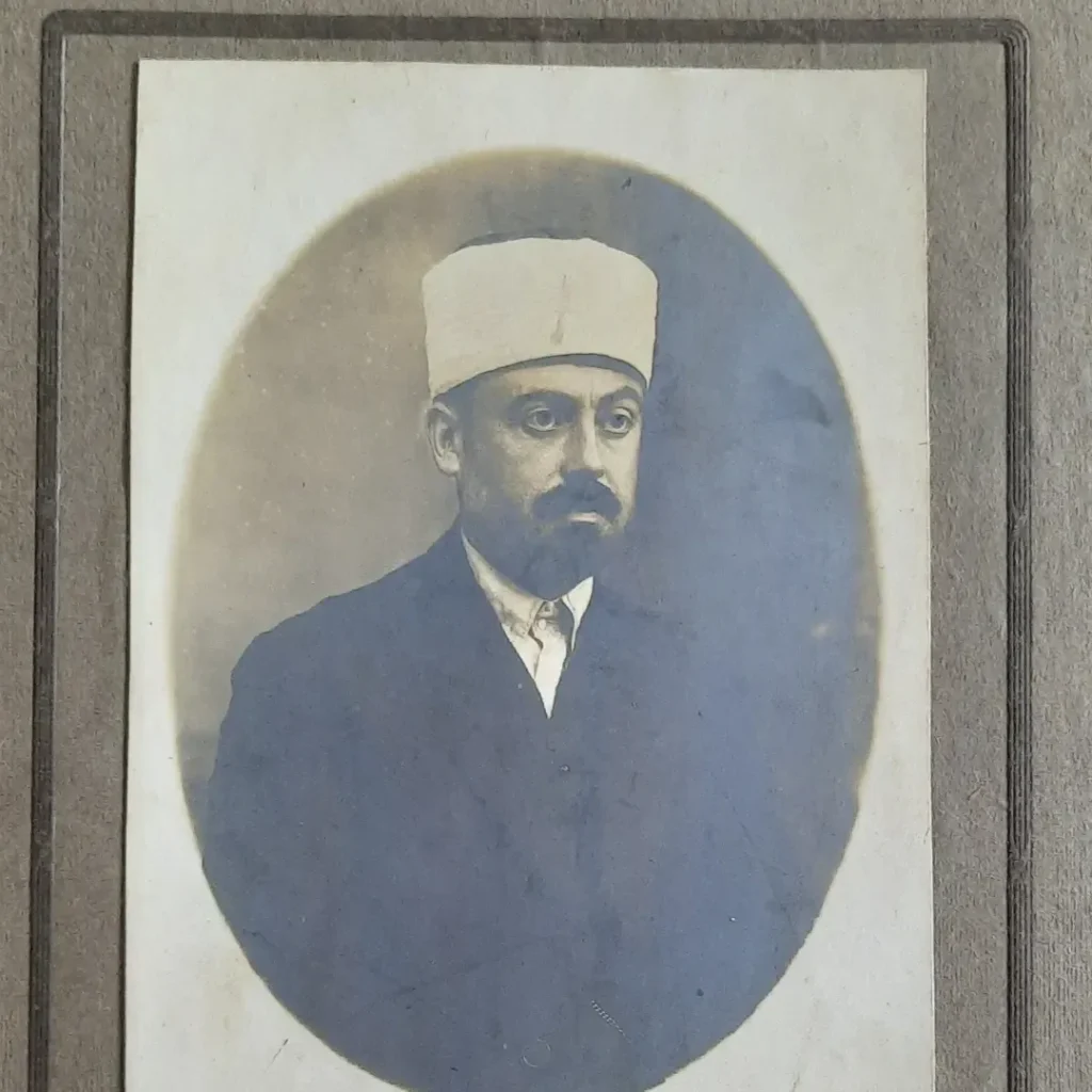 Dava vekili Mehmet Ali'nin portresinin yakın çekimi