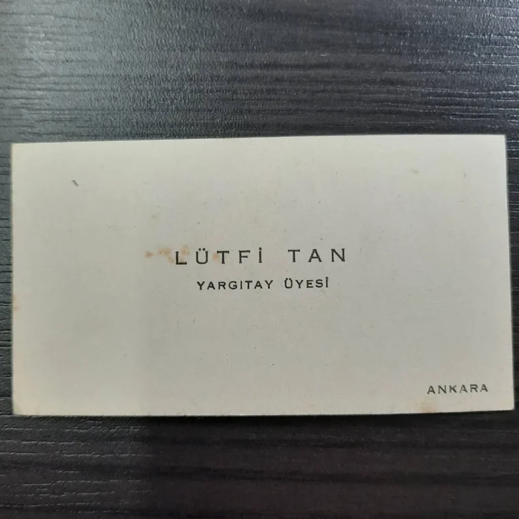 "Lütfi Tan, Yargıtay Üyesi, Ankara" yazılı kartvizitin ön yüzü